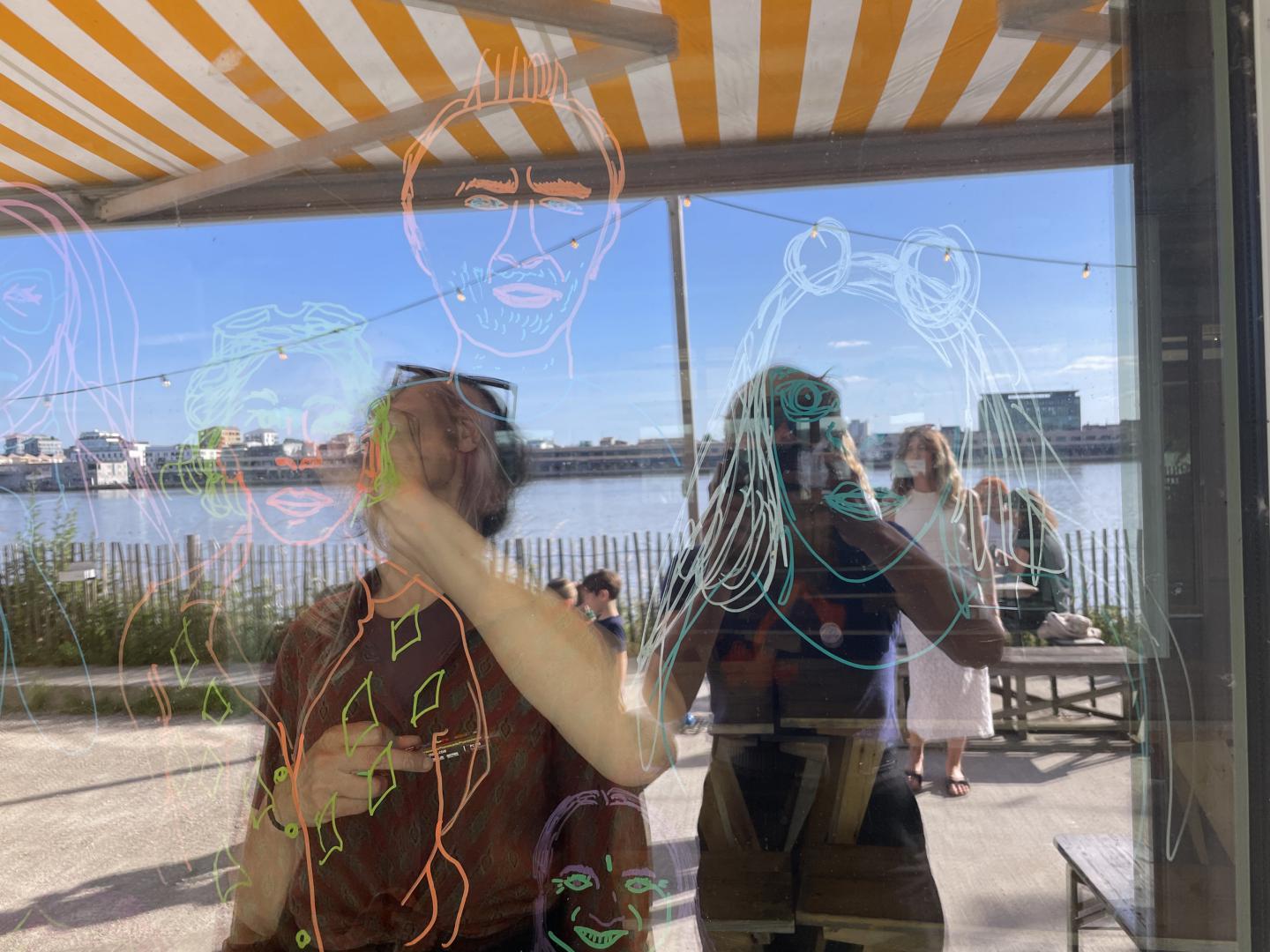 SE FONT DÉCALQUER LA TRONCHE