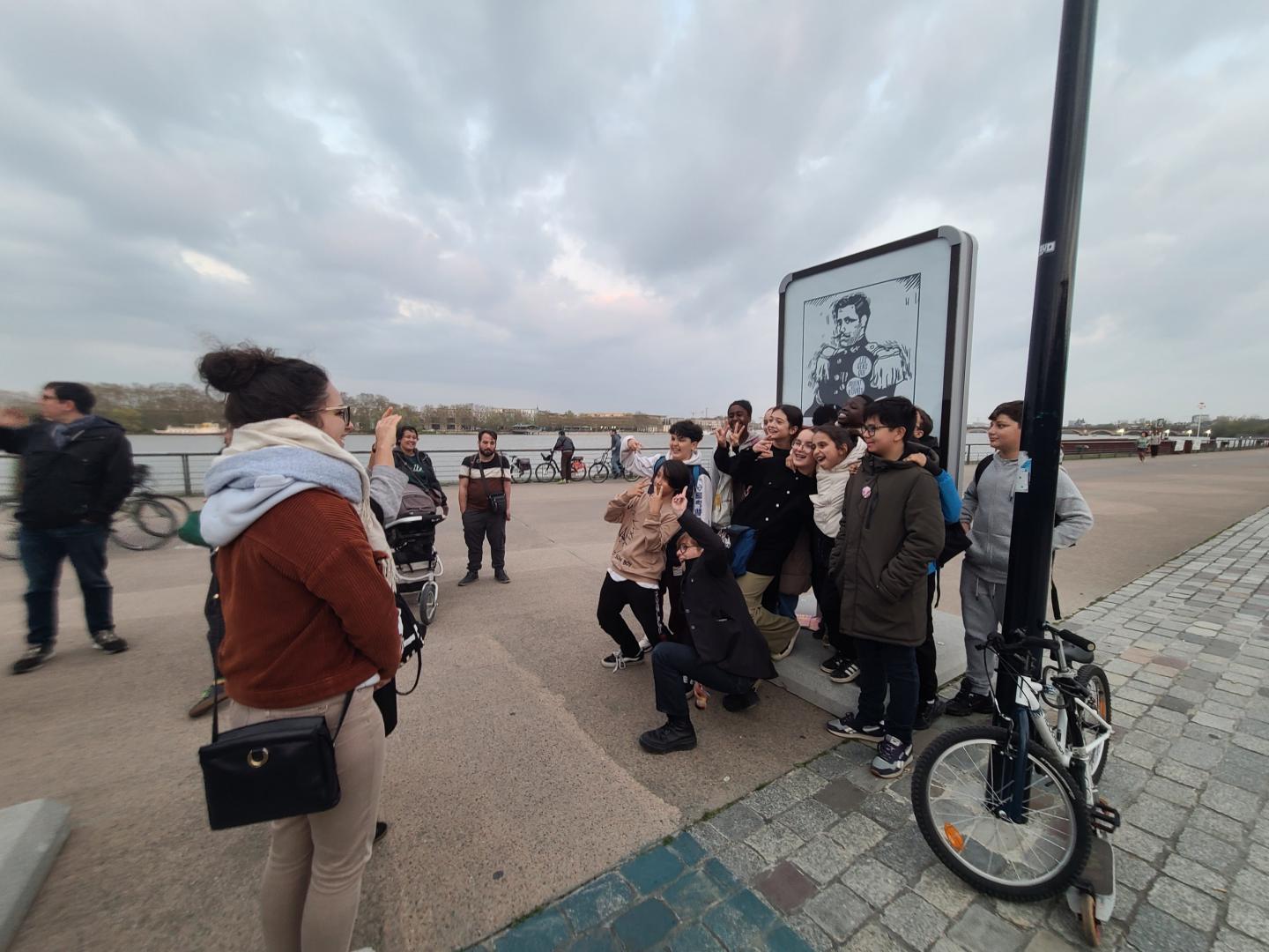 jouent avec les oeuvres expo 0405 2025